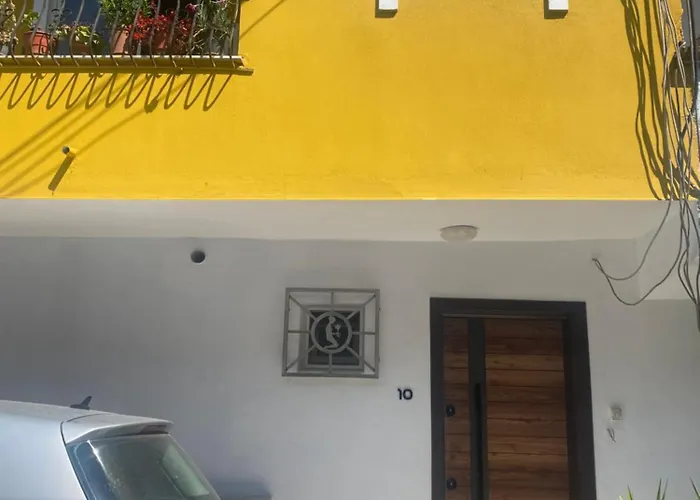 Cozy Centrally Located Room For Two 2, 10 Min Walk From City Center