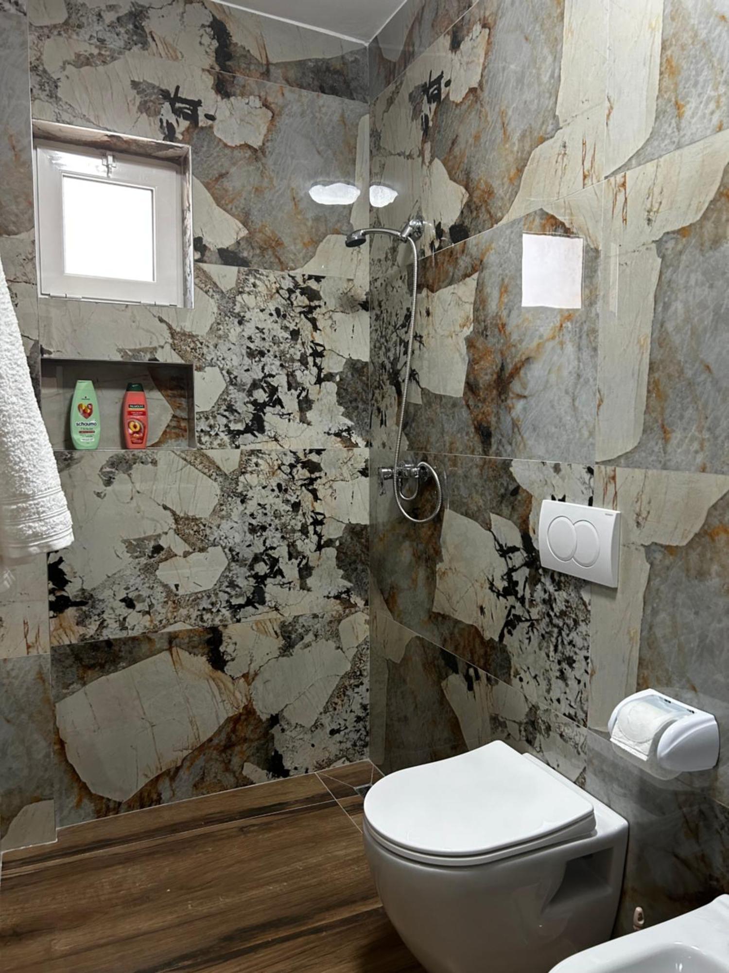 Appartement Cozy Centrally Located For Two 2, 10 Min Walk From Center
