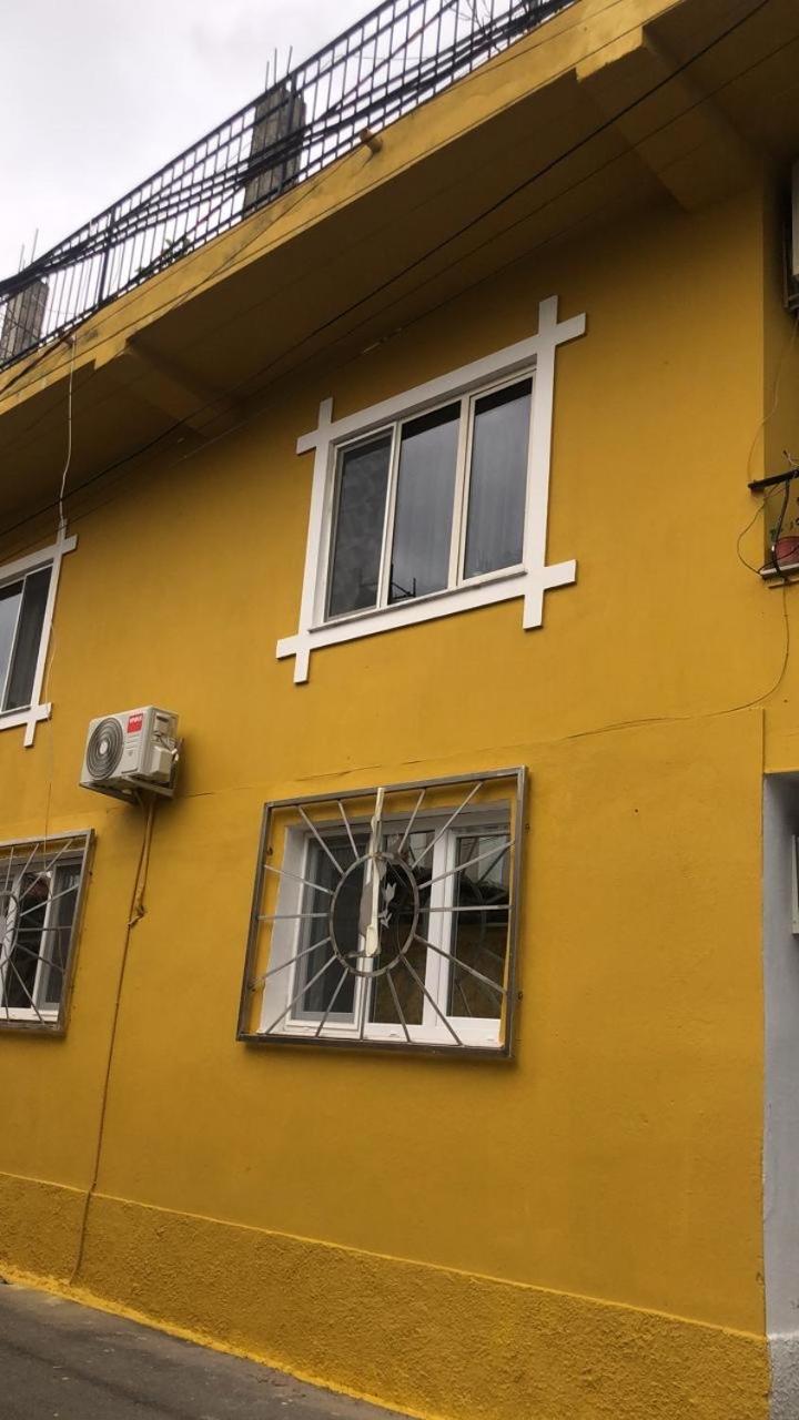 Cozy Centrally Located For Two 2, 10 Min Walk From Center Tirana